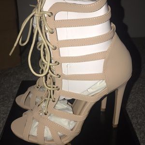 New Nude Color Size 7 Heels